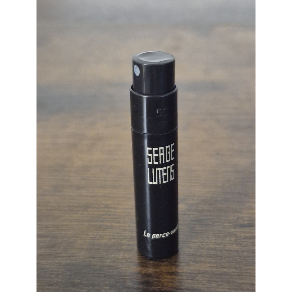 Serge Lutens Le perce-vent fragrance sample